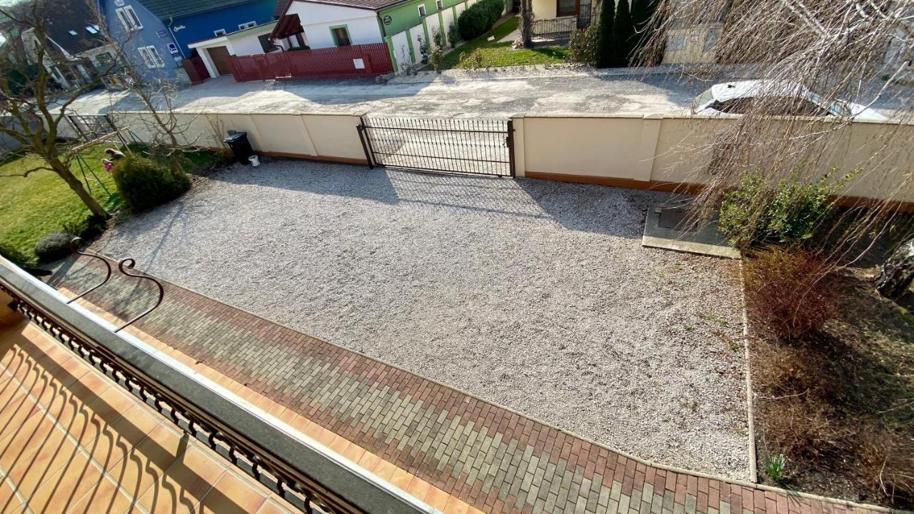 Apartmanovy Dom Flora Veľký Meder Dış mekan fotoğraf